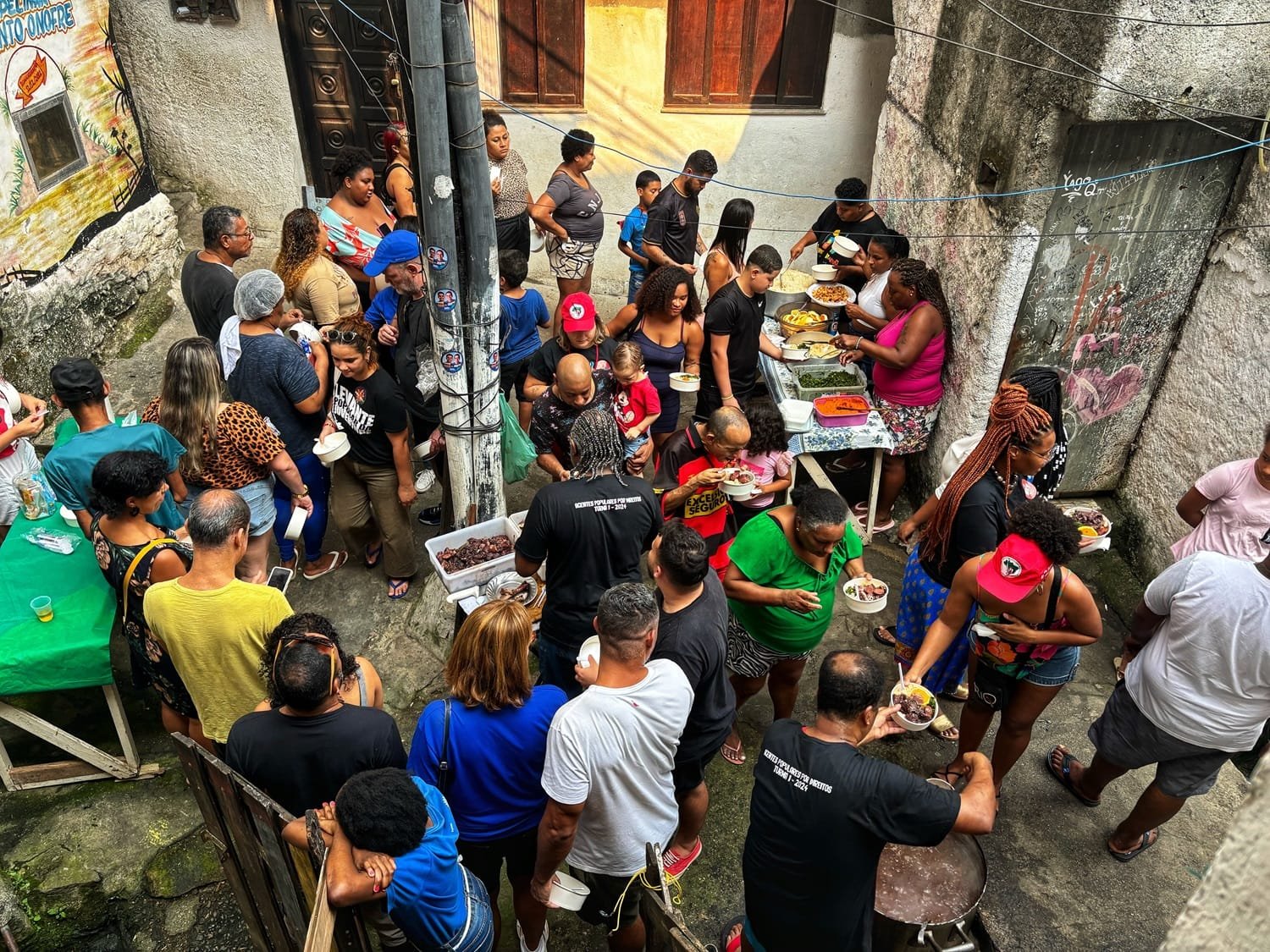 Cozinha Solidária Ajeum Tia Irani é inaugurada na Rocinha 