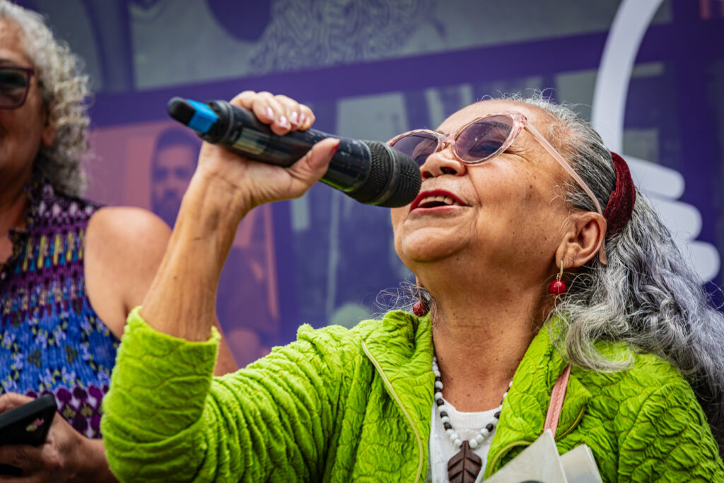 Lindacy, declamando poesia no Viradão Cultural 2024. Foto: Igor Siqueira