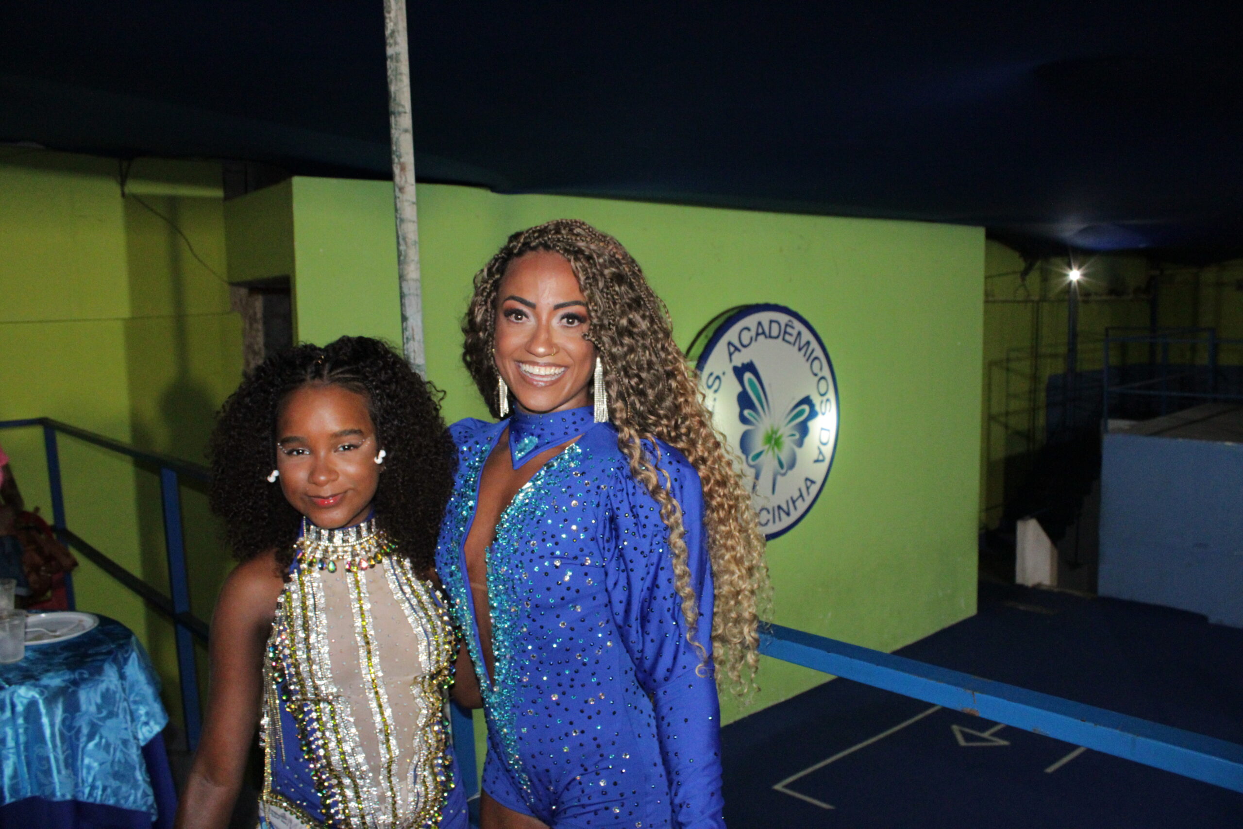 Carnaval 2026: Acadêmicos da Rocinha coroa nova realeza da agremiação